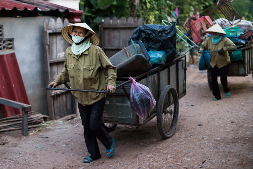 Scrap collecting in Vientiane